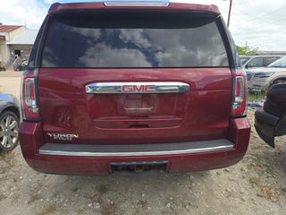 2020 GMC Yukon 4WD Denali - Exterior Rear Center Image
